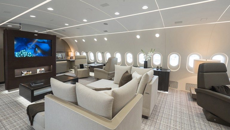 boeing-787-8-main-lounge-01